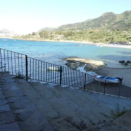 Porzione Di Villetta Bifamiliare Mazzaforno Casa vacanze