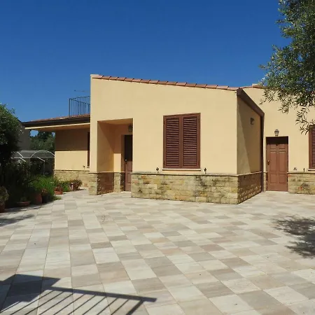 Casa vacanze Porzione Di Villetta Bifamiliare Mazzaforno