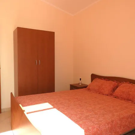 Casa vacanze Porzione Di Villetta Bifamiliare Mazzaforno