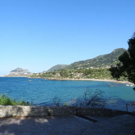 Porzione Di Villetta Bifamiliare Mazzaforno Casa vacanze Cefalù