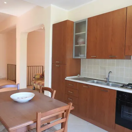 Casa vacanze Porzione Di Villetta Bifamiliare Mazzaforno *