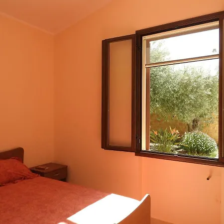 Casa vacanze Porzione Di Villetta Bifamiliare Mazzaforno
